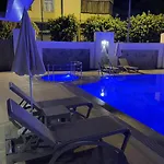 アパート Midpoint Luxury Residence At Cleopatra Beach *