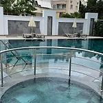 Midpoint Luxury Residence At Cleopatra Beach Apartmán *